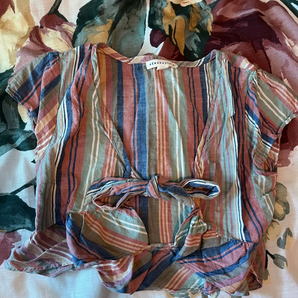 Aeropostale; tie front stripped top